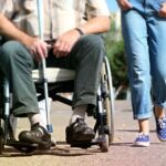 Location de fauteuils roulants à Châtellerault – Confort, mobilité et flexibilité